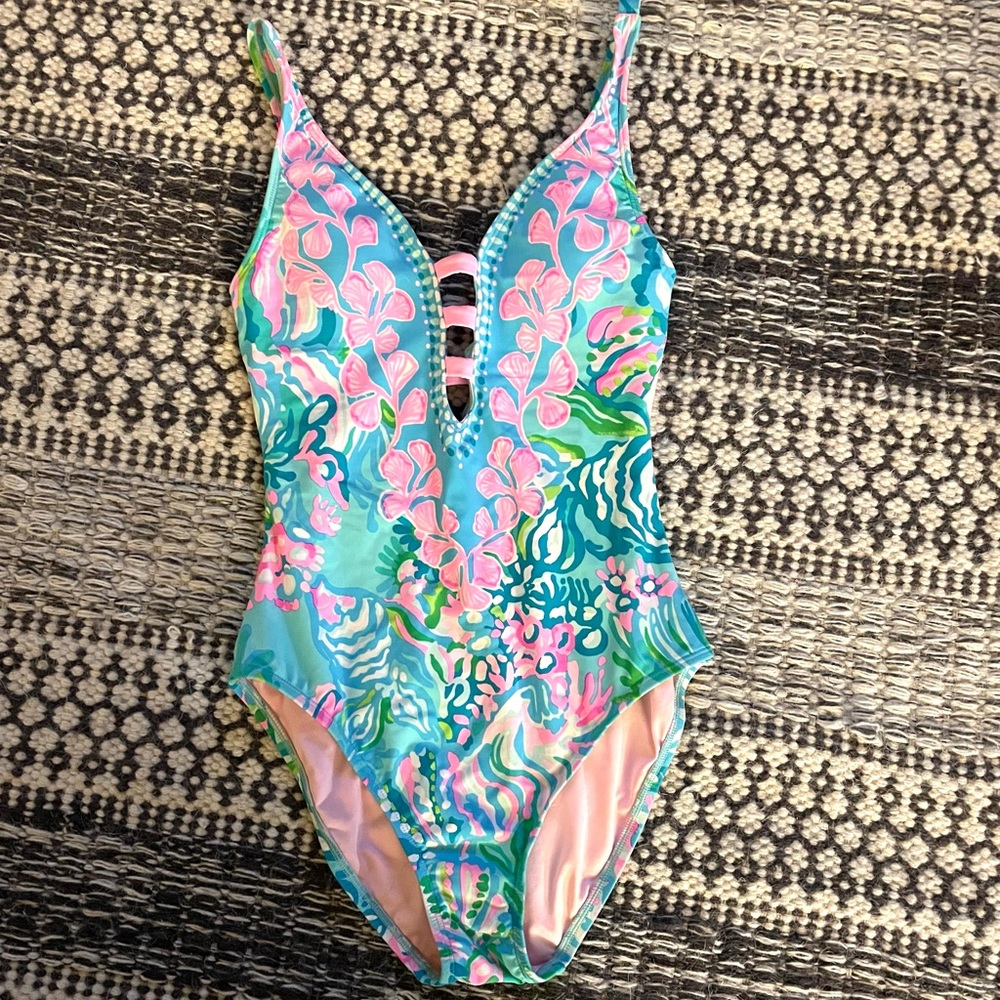 Lilly Pulitzer swimsuit new without tags! Size 0